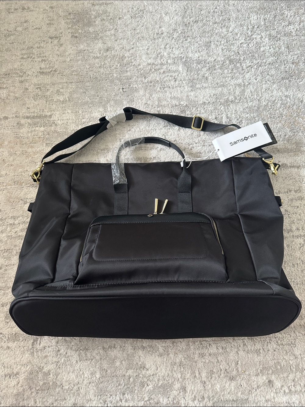 Samsonite Black Travel Duffel Weekender Bag NWT Gold Hardware Shoulder Strap